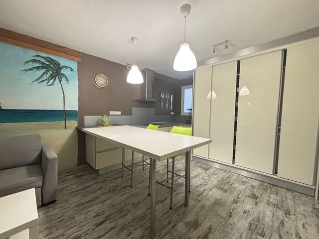 2 slaapkamer Appartement te koop in Telde met garage - € 189.000 (Ref: 9371348)