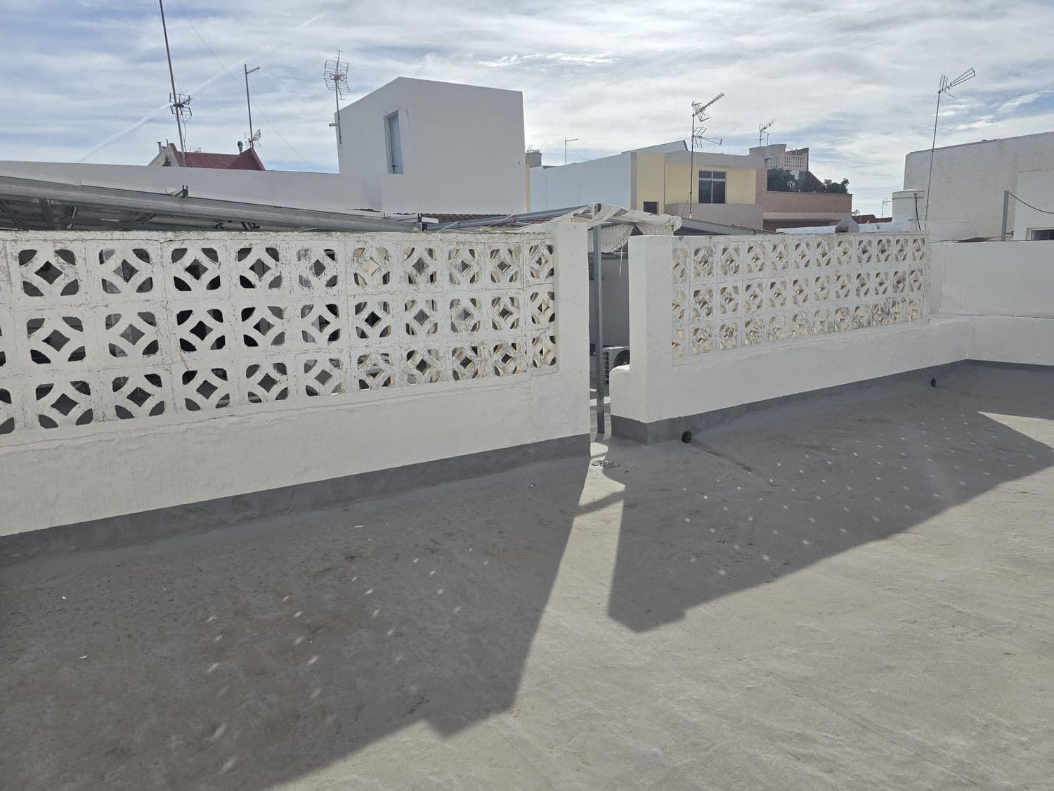 6 soveværelse Byhus til salg i Telde med garage - € 265.000 (Ref: 9371349)