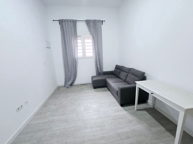 6 slaapkamer Huis te koop in Telde met garage - € 265.000 (Ref: 9371349)