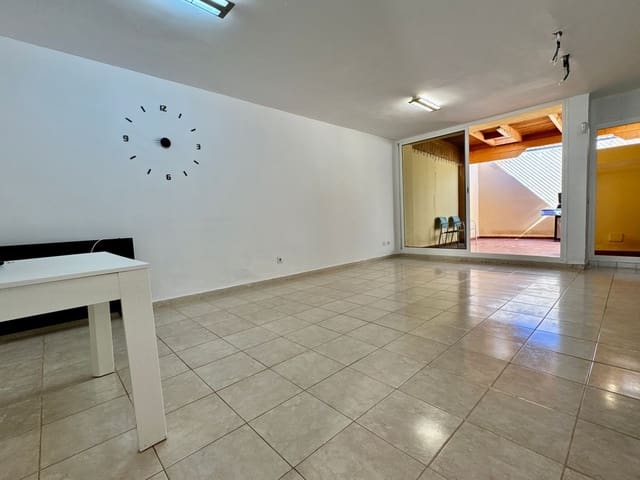 3 soverom Hus til salgs i Santa Lucía de Tirajana med garasje - € 270 000 (Ref: 9378674)