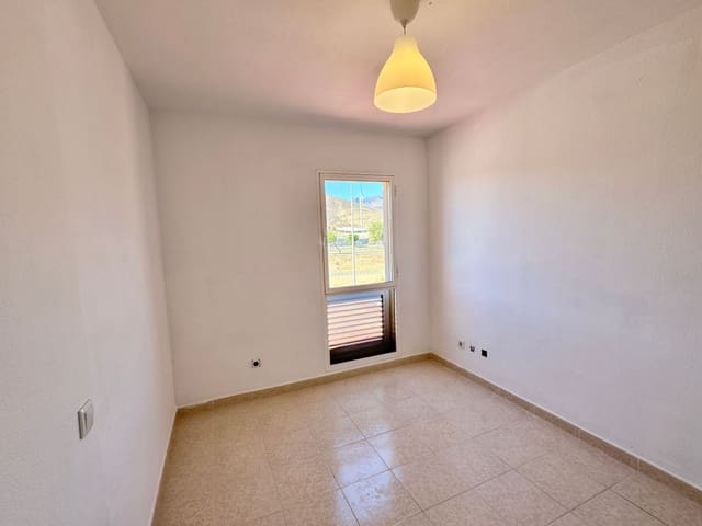 Casa de 3 habitaciones en Santa Lucía de Tirajana en venta con garaje - 259.000 € (Ref: 9378674)
