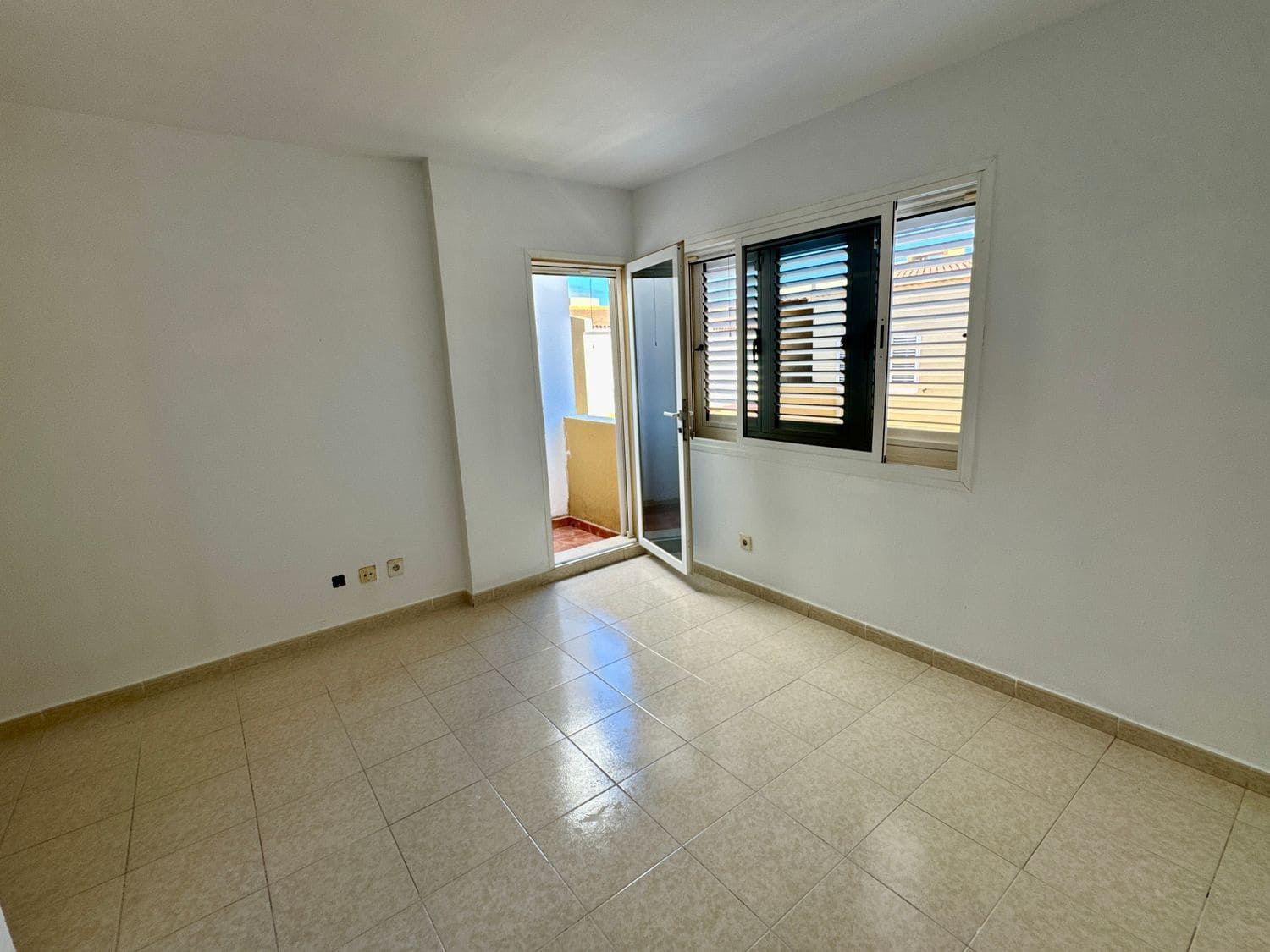 3 soverom Hus til salgs i Santa Lucia de Tirajana med garasje - € 270 000 (Ref: 9378674)