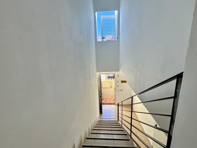 Casa de 3 habitaciones en Santa Lucía de Tirajana en venta con garaje - 259.000 € (Ref: 9378674)