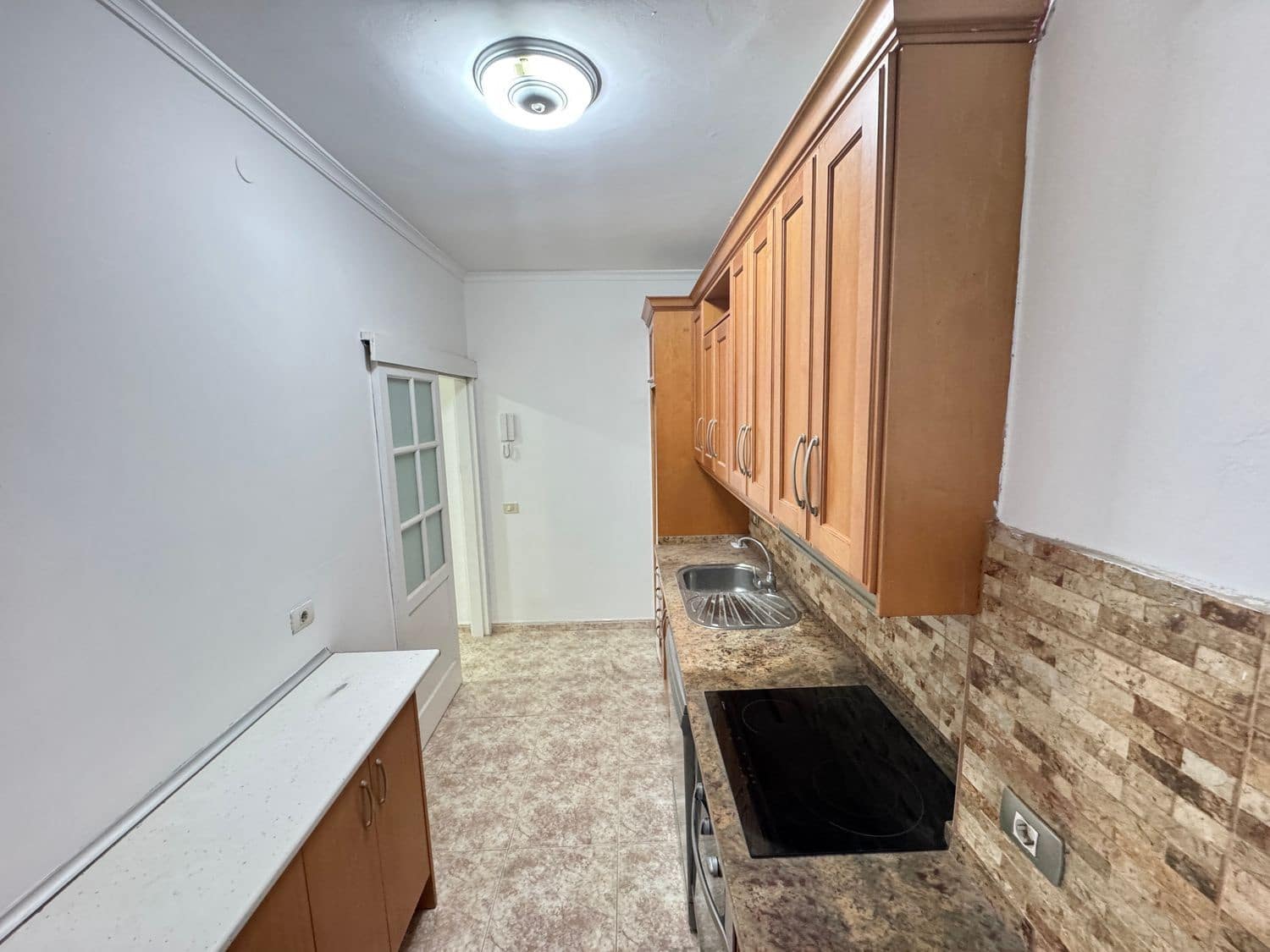 3 slaapkamer Appartement te huur in Las Palmas de Gran Canaria met garage - € 950 (Ref: 9378675)