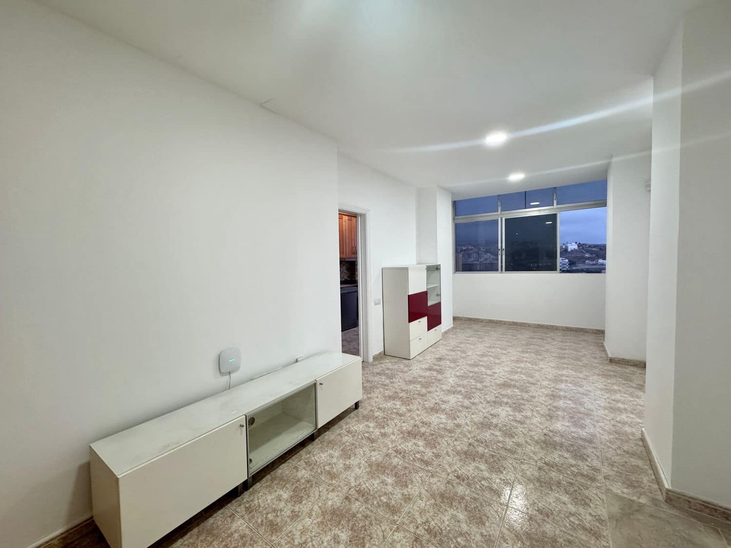 3 slaapkamer Appartement te huur in Las Palmas de Gran Canaria met garage - € 950 (Ref: 9378675)