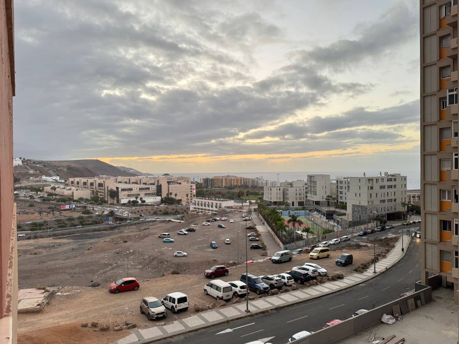 3 slaapkamer Appartement te huur in Las Palmas de Gran Canaria met garage - € 950 (Ref: 9378675)