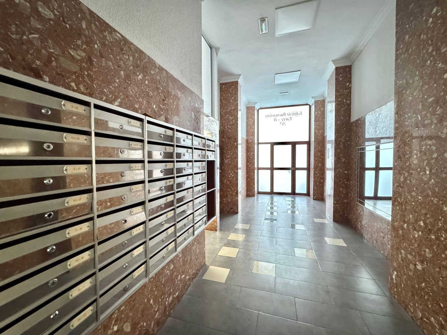 3 slaapkamer Appartement te huur in Las Palmas de Gran Canaria met garage - € 950 (Ref: 9378675)