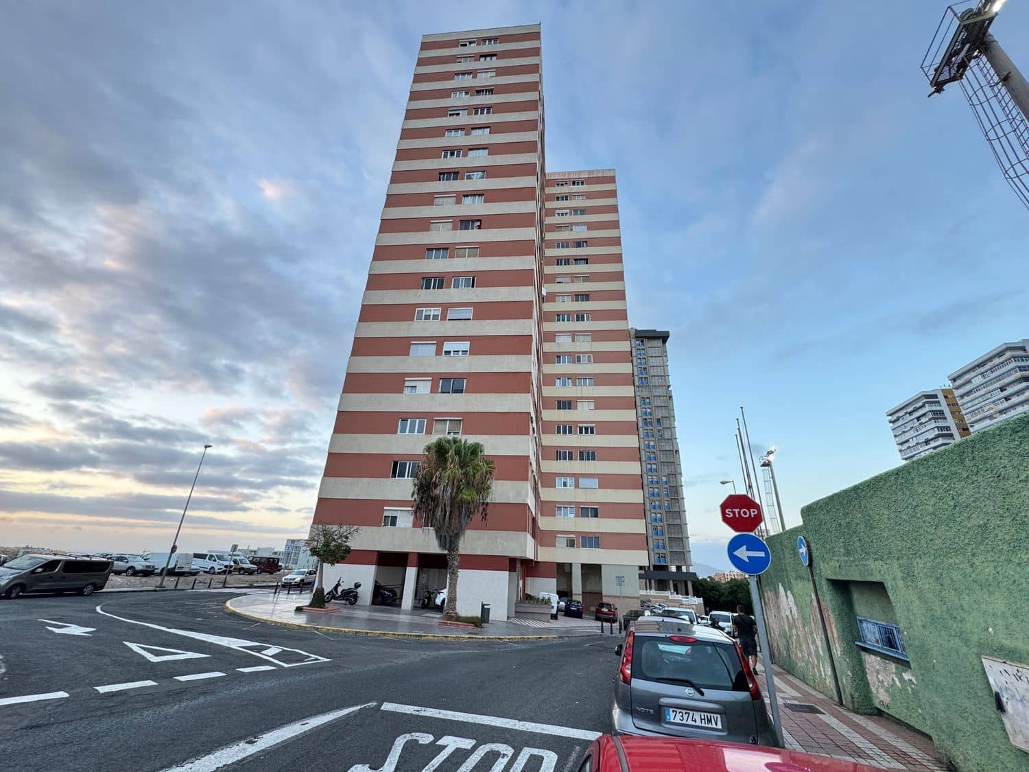 3 slaapkamer Appartement te huur in Las Palmas de Gran Canaria met garage - € 950 (Ref: 9378675)