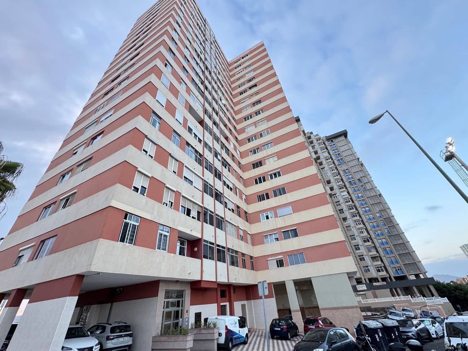 3 slaapkamer Appartement te huur in Las Palmas de Gran Canaria met garage - € 950 (Ref: 9378675)