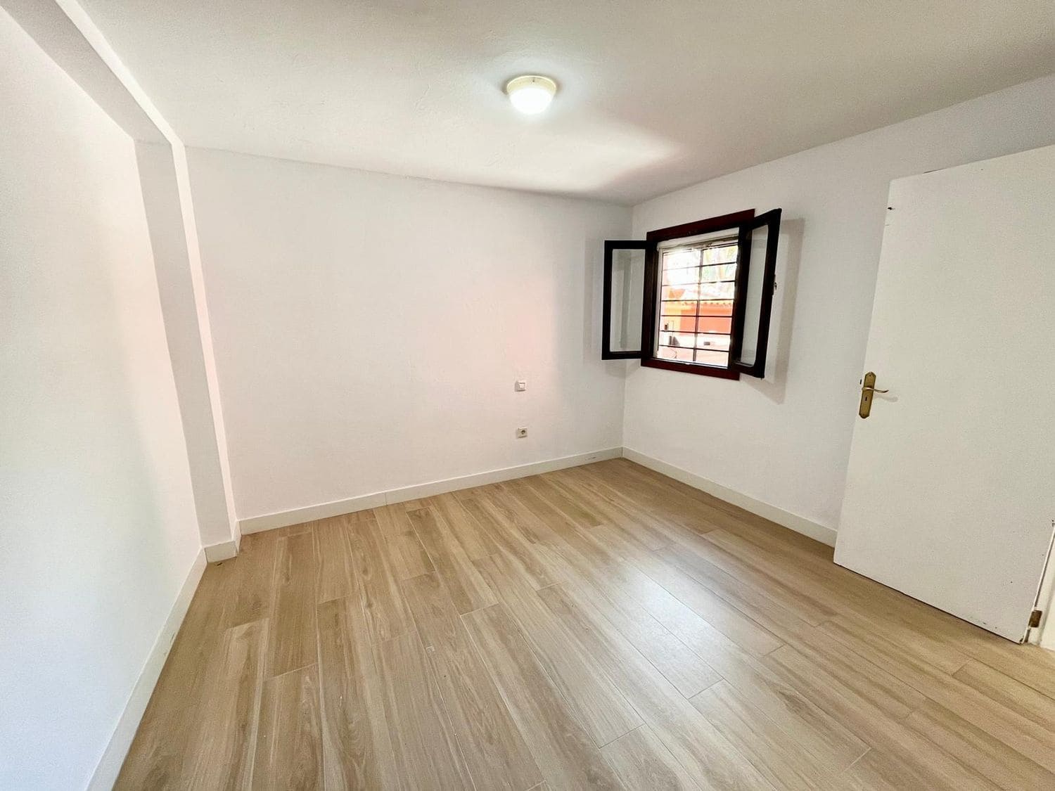 2 slaapkamer Huis te koop in Las Palmas de Gran Canaria met garage - € 265.000 (Ref: 9384984)