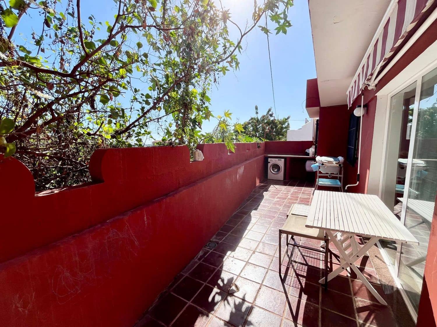 2 slaapkamer Huis te koop in Las Palmas de Gran Canaria met garage - € 265.000 (Ref: 9384984)
