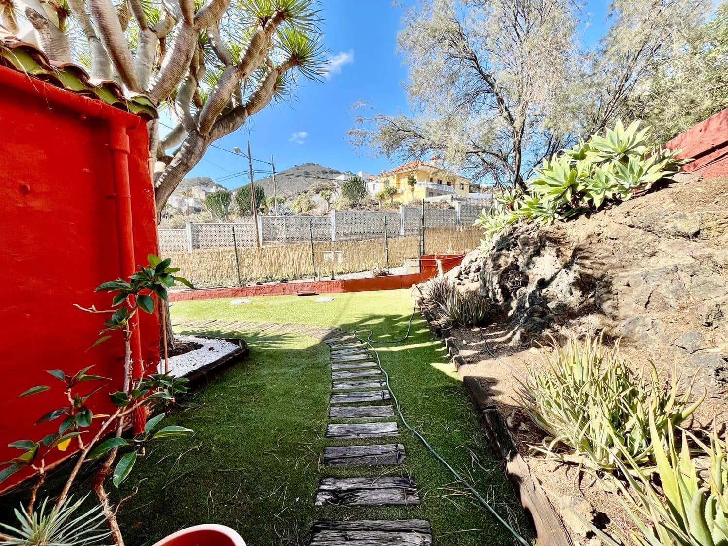 2 slaapkamer Huis te koop in Las Palmas de Gran Canaria met garage - € 265.000 (Ref: 9384984)