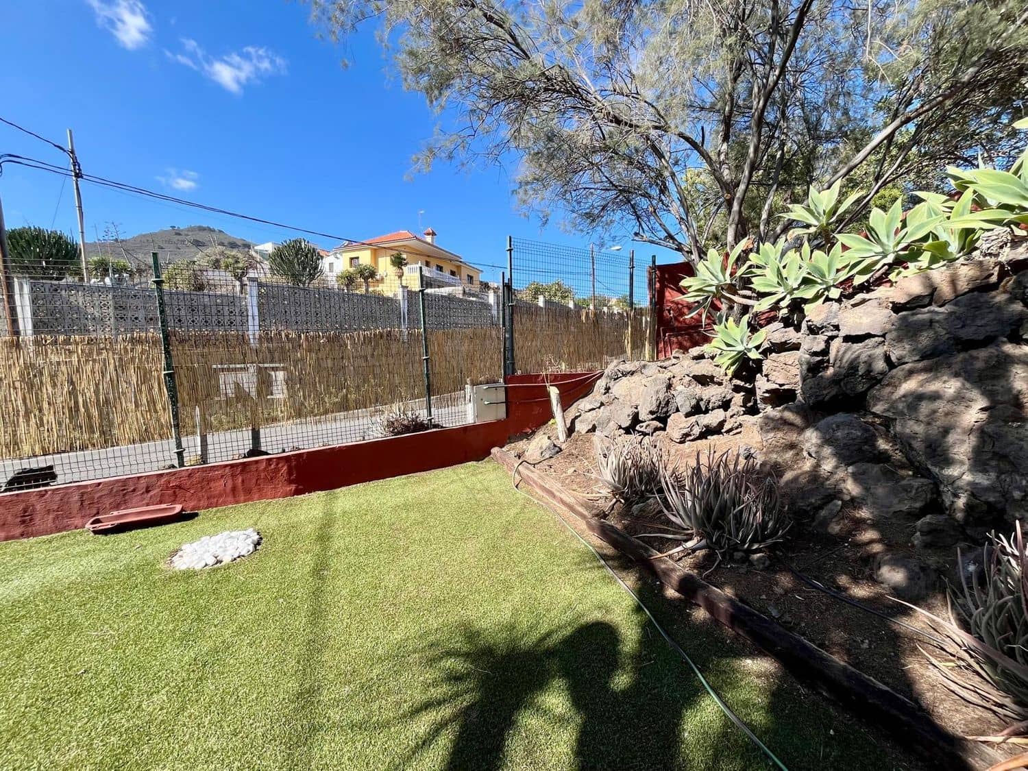 2 slaapkamer Huis te koop in Las Palmas de Gran Canaria met garage - € 265.000 (Ref: 9384984)