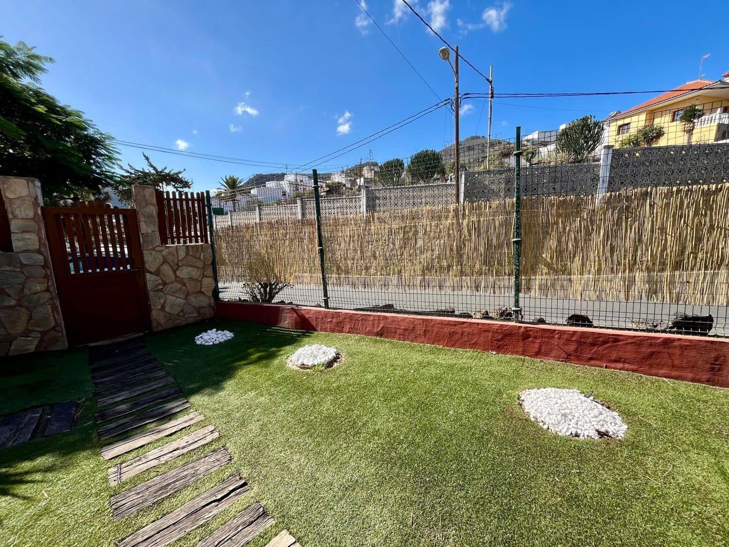 2 slaapkamer Huis te koop in Las Palmas de Gran Canaria met garage - € 265.000 (Ref: 9384984)