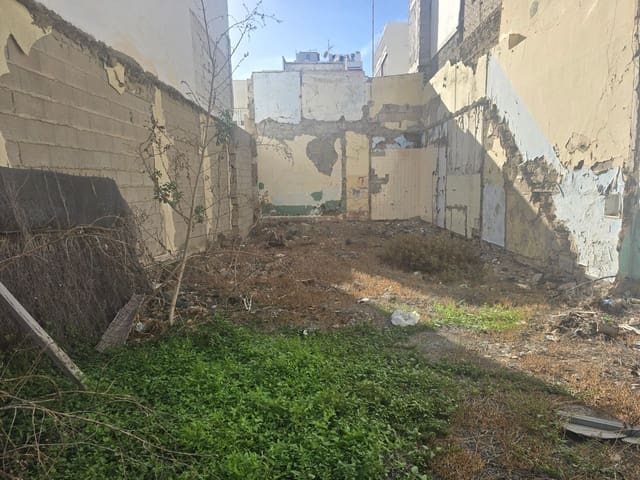 Grunde uden byggetilladelser til salg i Isleta, Las Palmas de Gran Canaria - € 306.000 (Ref: 9390019)