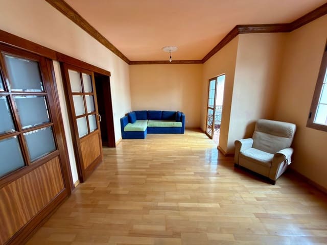 2 slaapkamer Appartement te koop in Teror met garage - € 210.000 (Ref: 9395562)