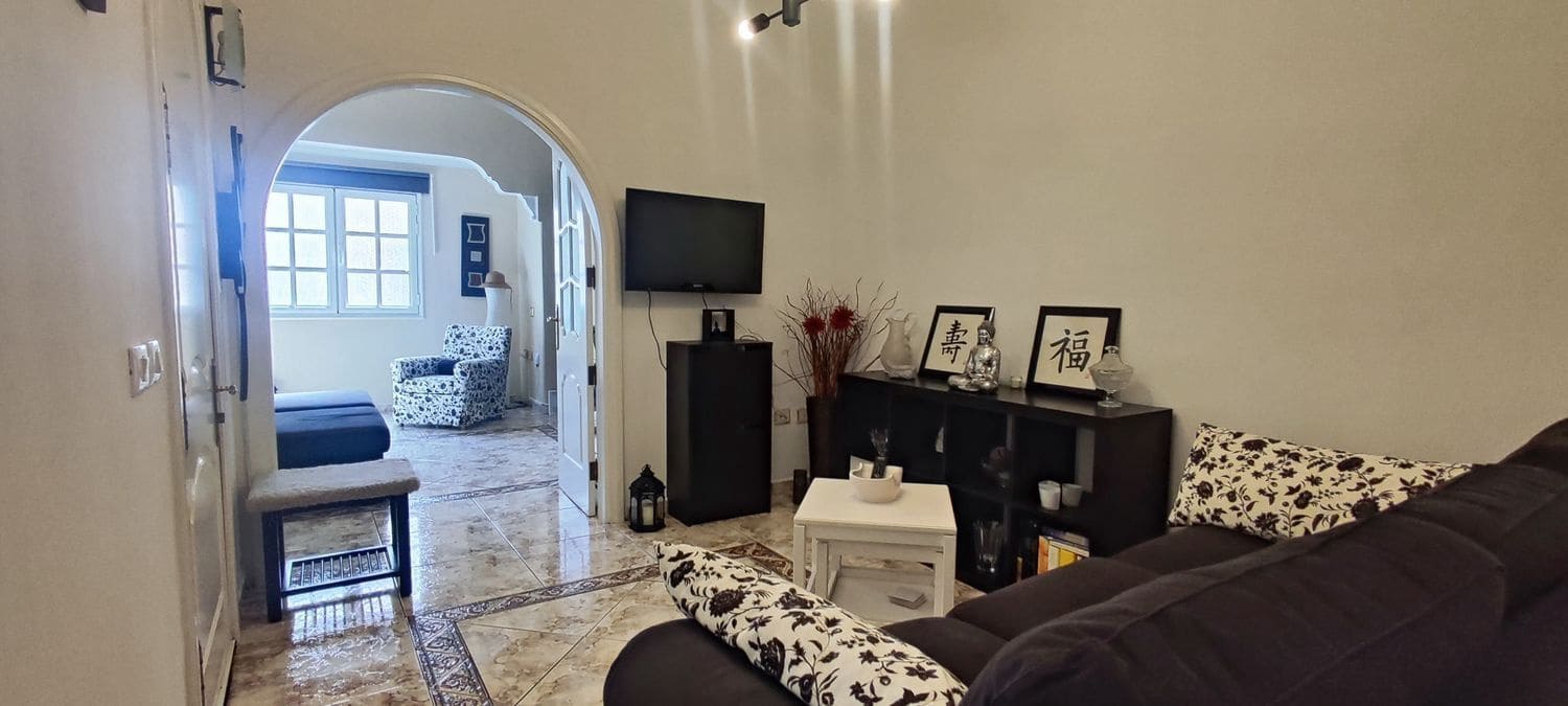 2 soverom Leilighet til salgs i Las Palmas de Gran Canaria med garasje - € 239 000 (Ref: 9415336)