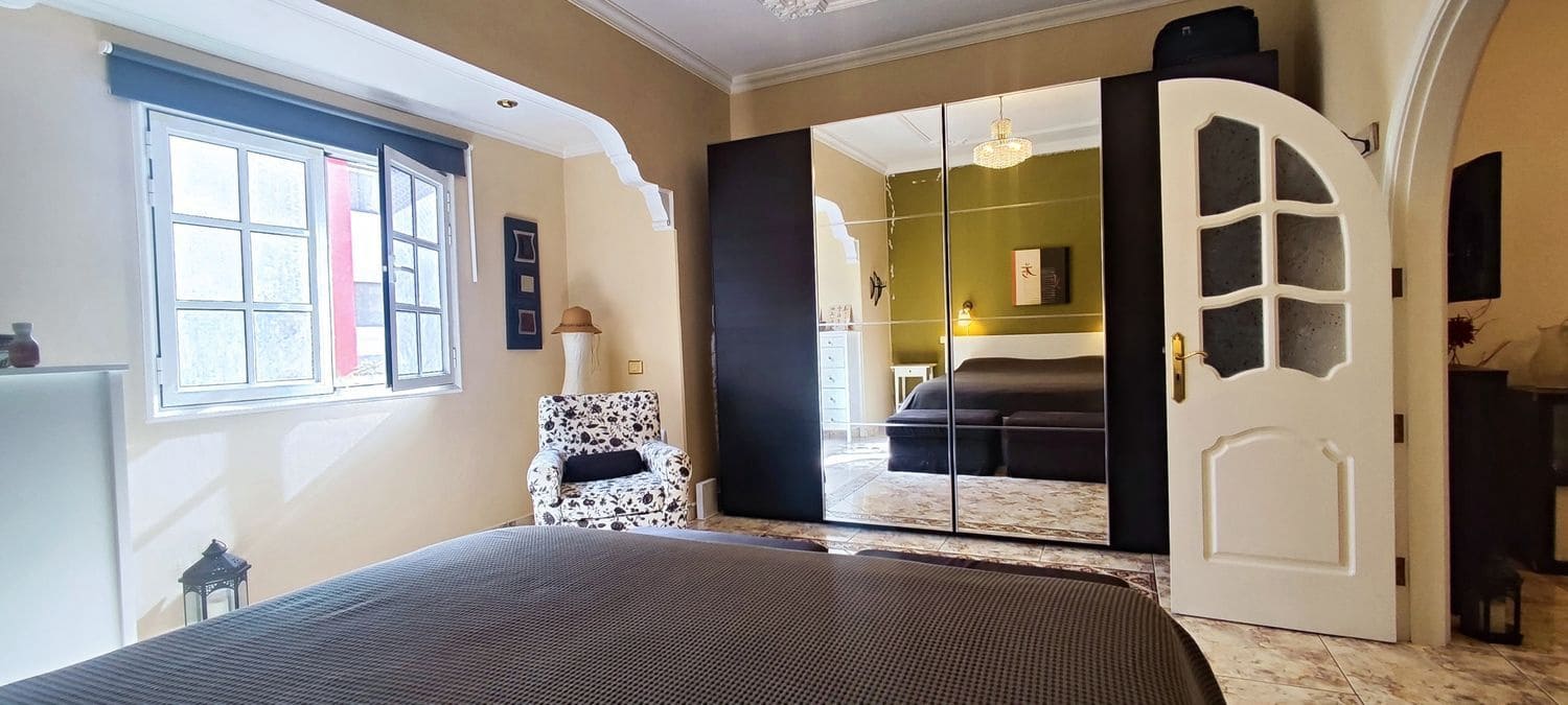 2 soverom Leilighet til salgs i Las Palmas de Gran Canaria med garasje - € 239 000 (Ref: 9415336)