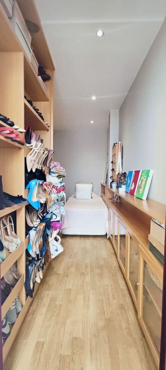 2 slaapkamer Appartement te koop in Las Palmas de Gran Canaria met garage - € 329.900 (Ref: 9436633)