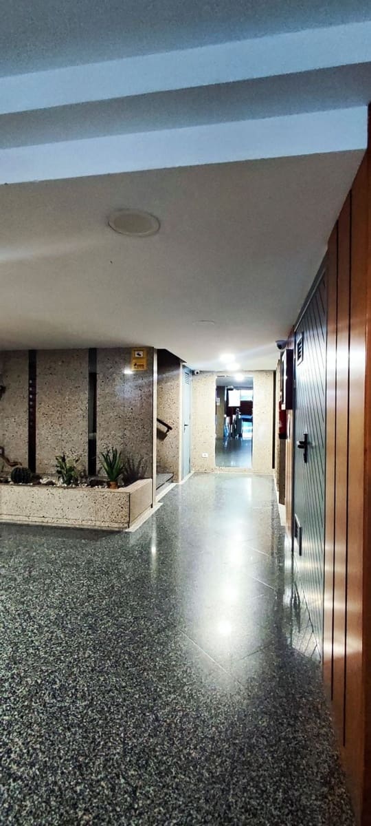 2 slaapkamer Appartement te koop in Las Palmas de Gran Canaria met garage - € 329.900 (Ref: 9436633)