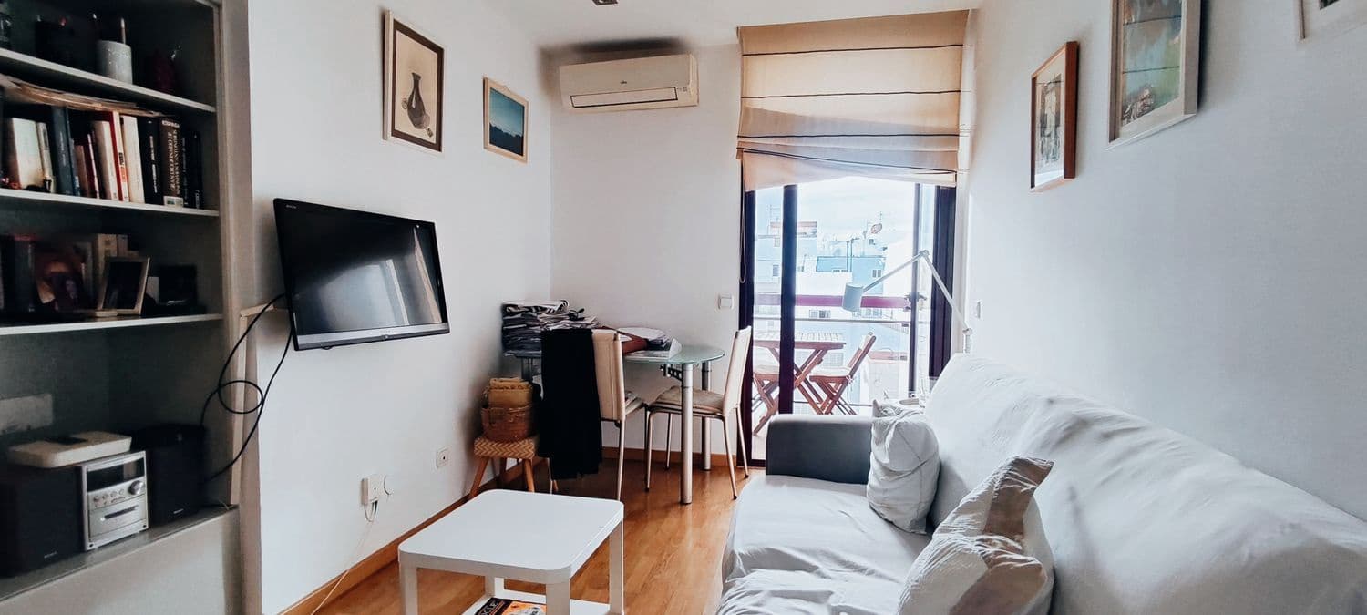 2 slaapkamer Appartement te koop in Las Palmas de Gran Canaria met garage - € 329.900 (Ref: 9436633)