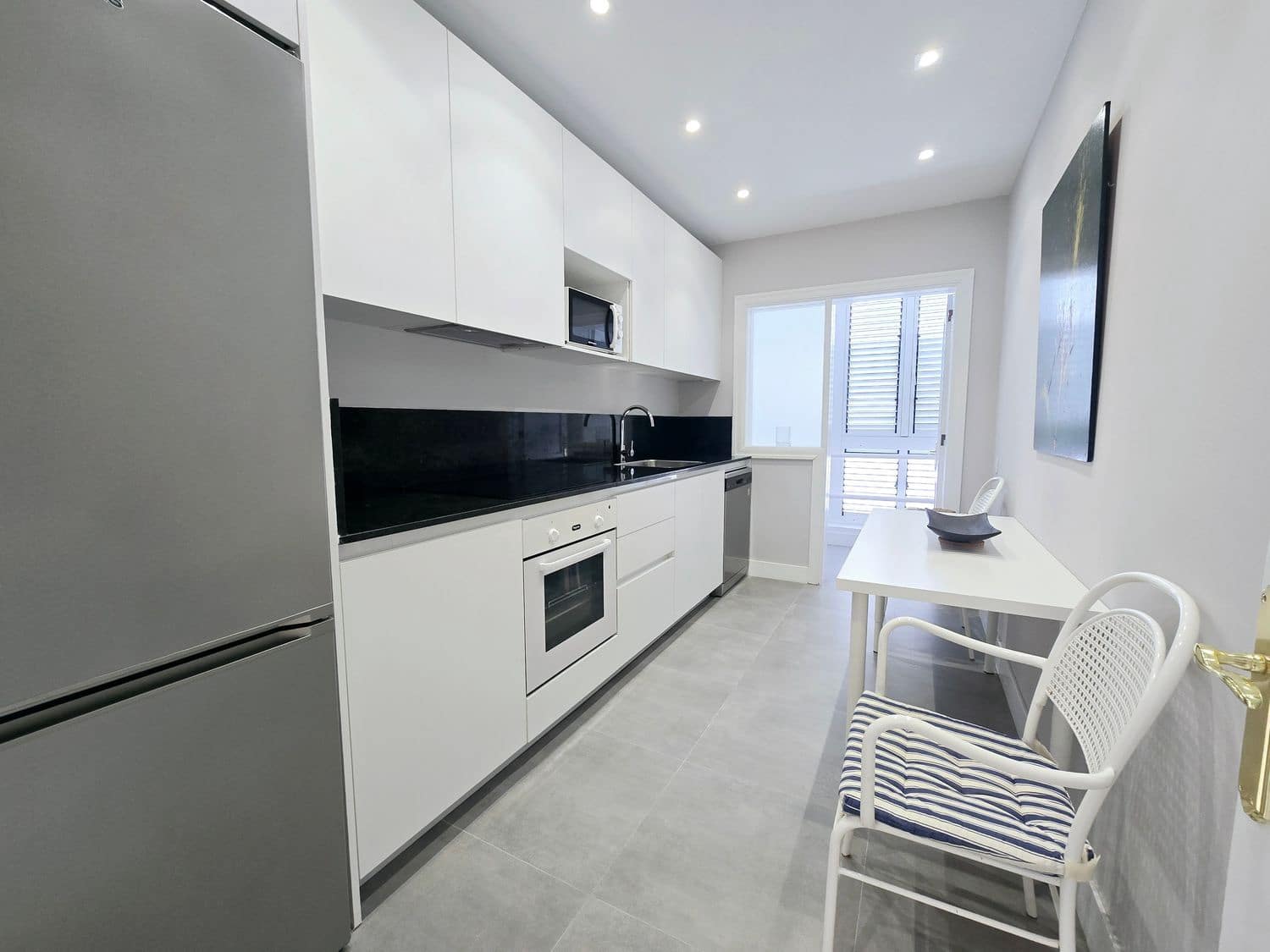 2 slaapkamer Appartement te huur in Las Palmas de Gran Canaria met garage - € 1.100 (Ref: 9439632)