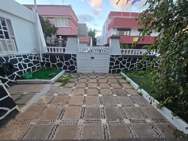 Maison de Ville de 6 chambres à louer à Ciudad Jardín, Las Palmas de Gran Canaria avec garage - 2 800 € (Ref: 9441231)