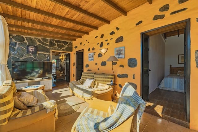 3 makuuhuone Maalaistalo myytävänä paikassa Las Palmas de Gran Canaria mukana uima-altaan 
autotalli - 383 000 € (Ref: 9455812)