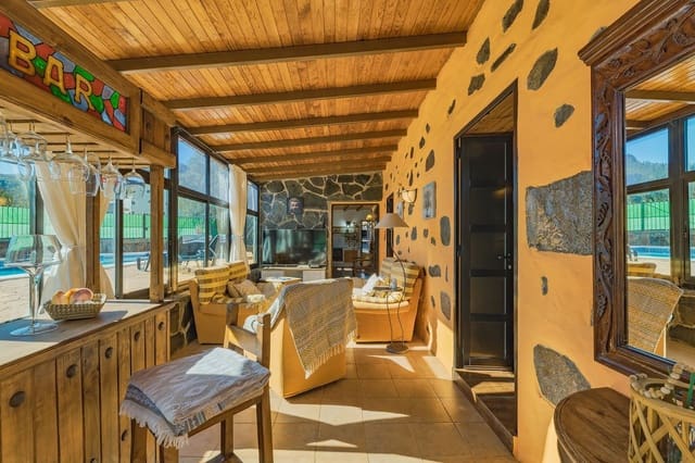 3 makuuhuone Maalaistalo myytävänä paikassa Las Palmas de Gran Canaria mukana uima-altaan 
autotalli - 383 000 € (Ref: 9455812)