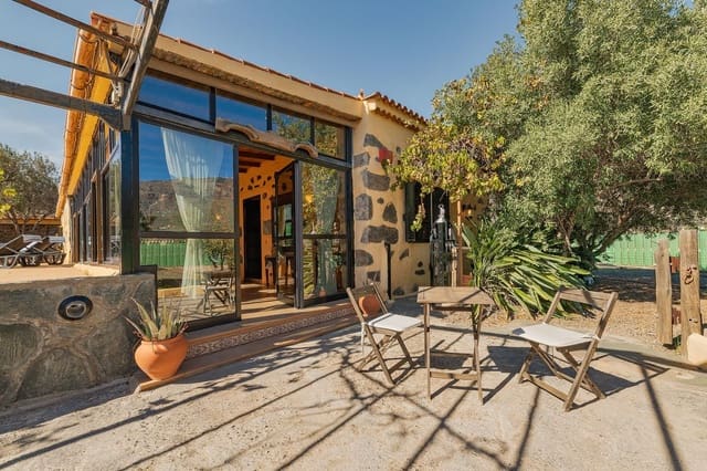 3 makuuhuone Maalaistalo myytävänä paikassa Las Palmas de Gran Canaria mukana uima-altaan 
autotalli - 383 000 € (Ref: 9455812)