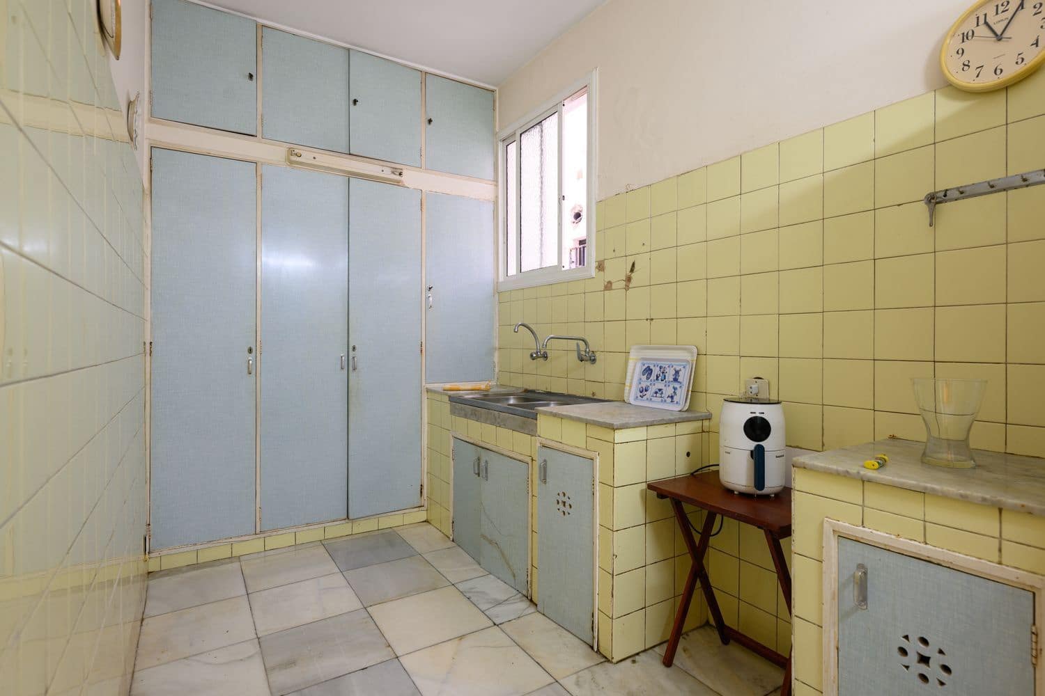 4 Zimmer Apartment zu verkaufen in Las Palmas de Gran Canaria mit Garage - 268.000 € (Ref: 9470272)