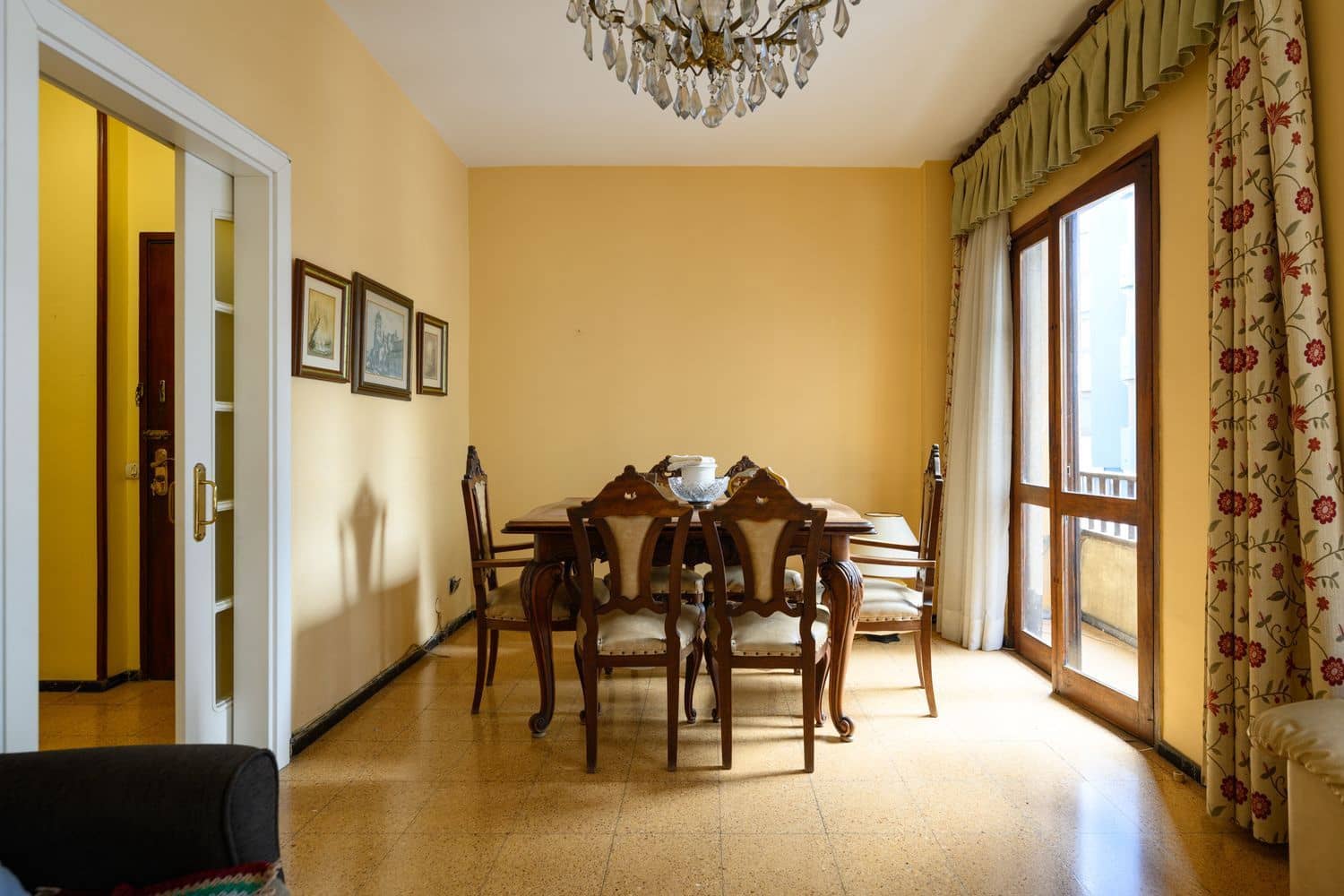 4 Zimmer Apartment zu verkaufen in Las Palmas de Gran Canaria mit Garage - 268.000 € (Ref: 9470272)