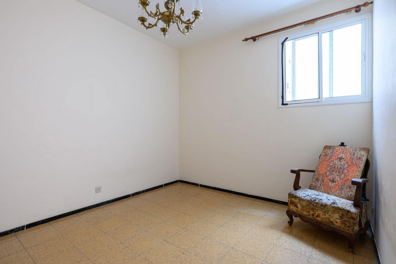 4 Zimmer Apartment zu verkaufen in Las Palmas de Gran Canaria mit Garage - 268.000 € (Ref: 9470272)