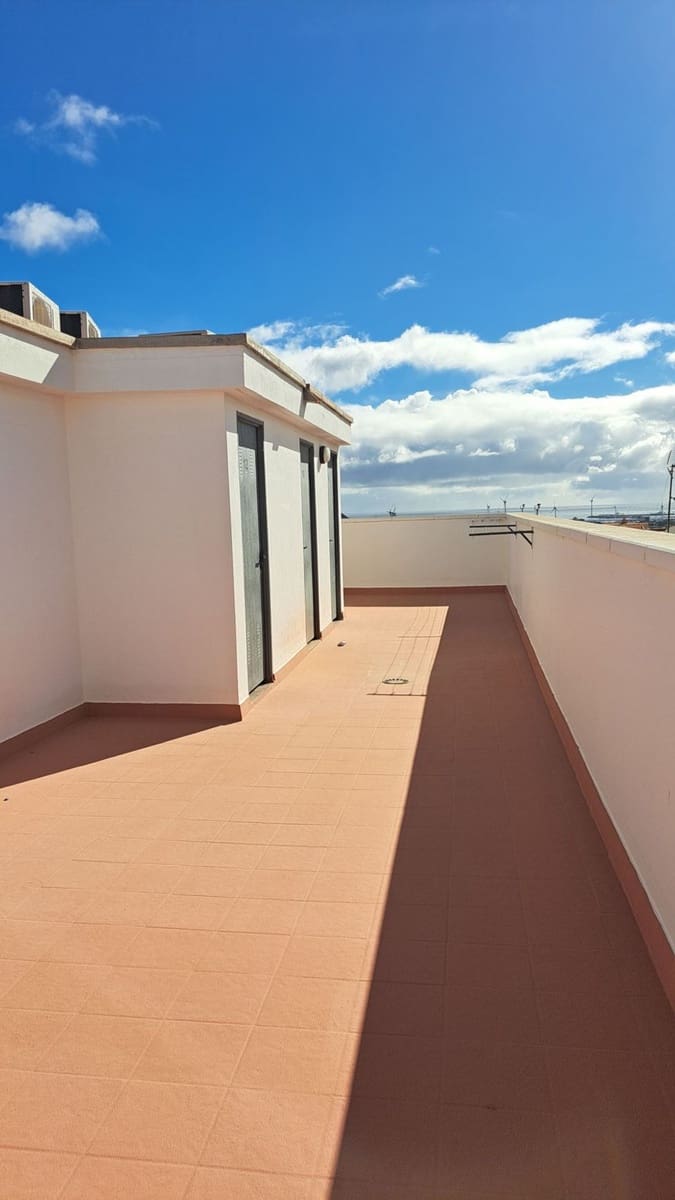 Apartamento de 2 habitaciones en Cruce de Arinaga en venta con garaje - 140.000 € (Ref: 9473742)