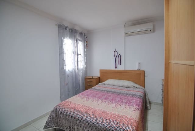 2 bedroom Apartment for sale in Cruce de Arinaga, Agüimes with garage - € 140,000 (Ref: 9473742)