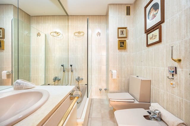 4 slaapkamer Appartement te koop in Arenales - Lugo - Avda. Marítima, Las Palmas de Gran Canaria met garage - € 545.000 (Ref: 9473744)