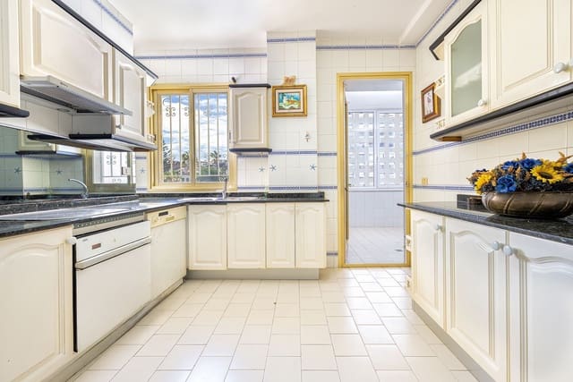 4 slaapkamer Appartement te koop in Arenales - Lugo - Avda. Marítima, Las Palmas de Gran Canaria met garage - € 545.000 (Ref: 9473744)