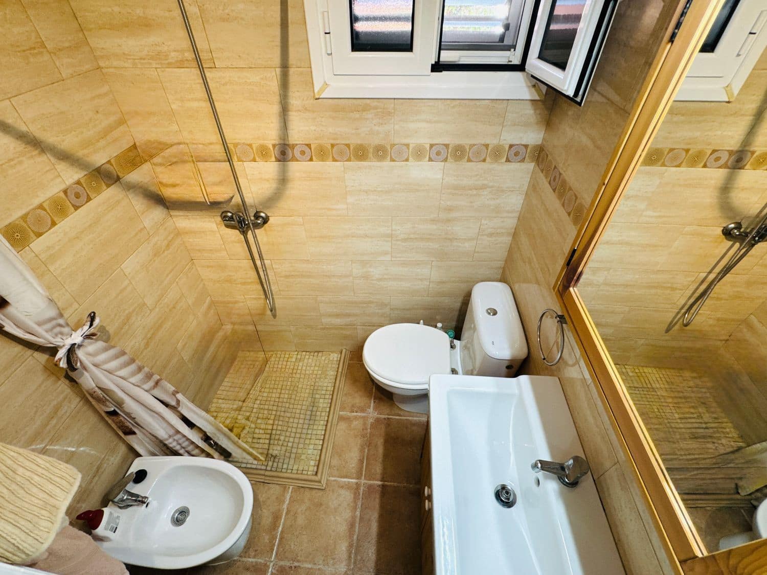 2 makuuhuone Omakotitalo myytävänä paikassa Las Palmas de Gran Canaria mukana 
autotalli - 145 000 € (Ref: 9481687)