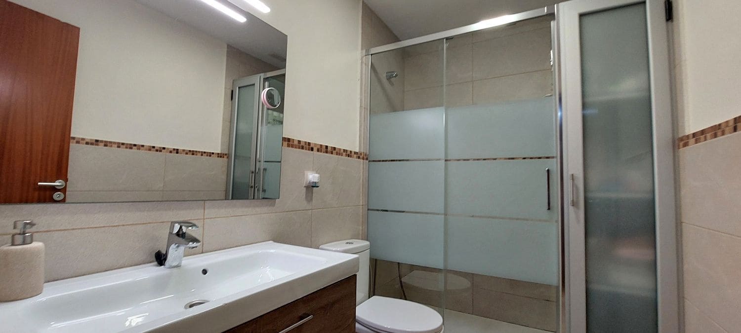 2 bedroom Apartment for sale in Las Palmas de Gran Canaria with garage - € 250,000 (Ref: 9483416)