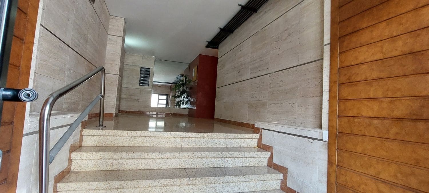 2 bedroom Apartment for sale in Las Palmas de Gran Canaria with garage - € 250,000 (Ref: 9483416)