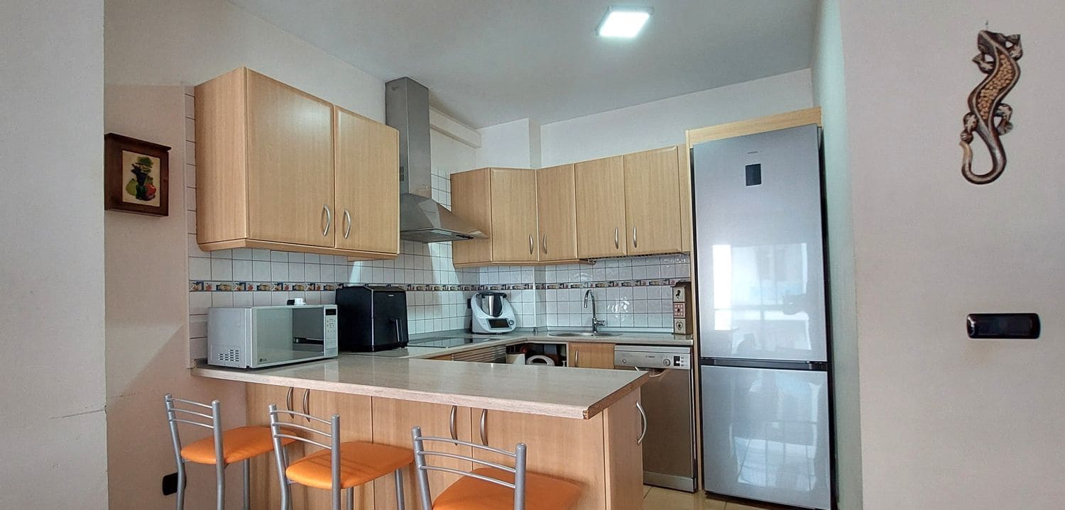 2 bedroom Apartment for sale in Las Palmas de Gran Canaria with garage - € 250,000 (Ref: 9483416)