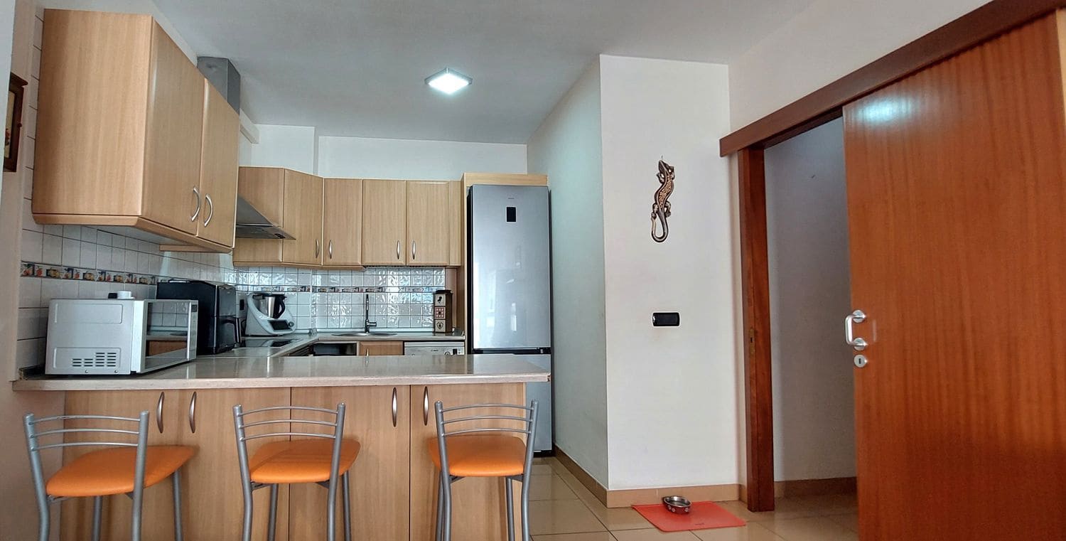 2 bedroom Apartment for sale in Las Palmas de Gran Canaria with garage - € 250,000 (Ref: 9483416)