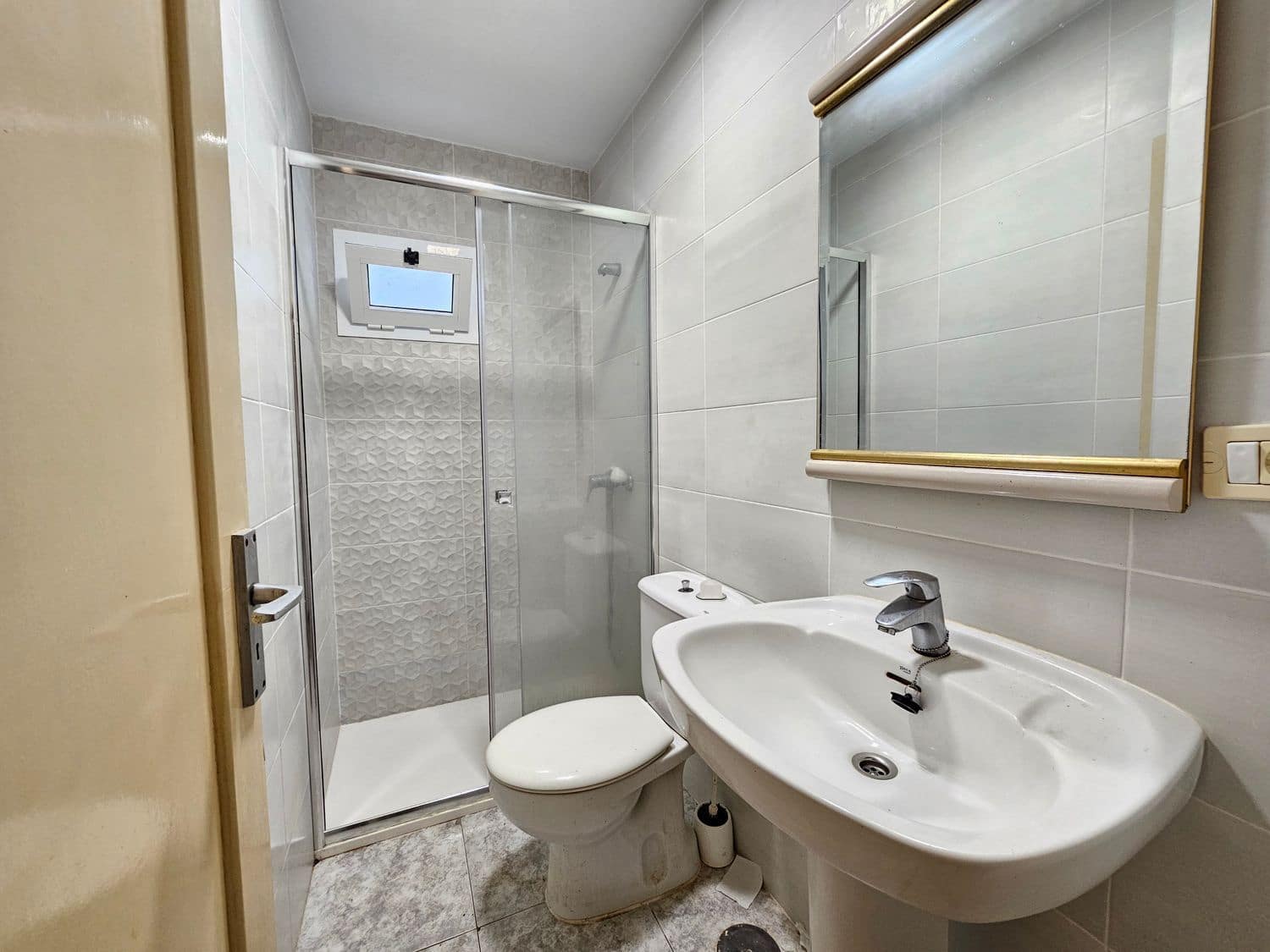 1 soverom Leilighet til salgs i Las Palmas de Gran Canaria med garasje - € 98 000 (Ref: 9484991)