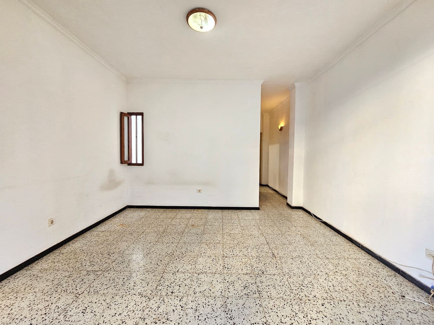 1 soverom Leilighet til salgs i Las Palmas de Gran Canaria med garasje - € 98 000 (Ref: 9484991)