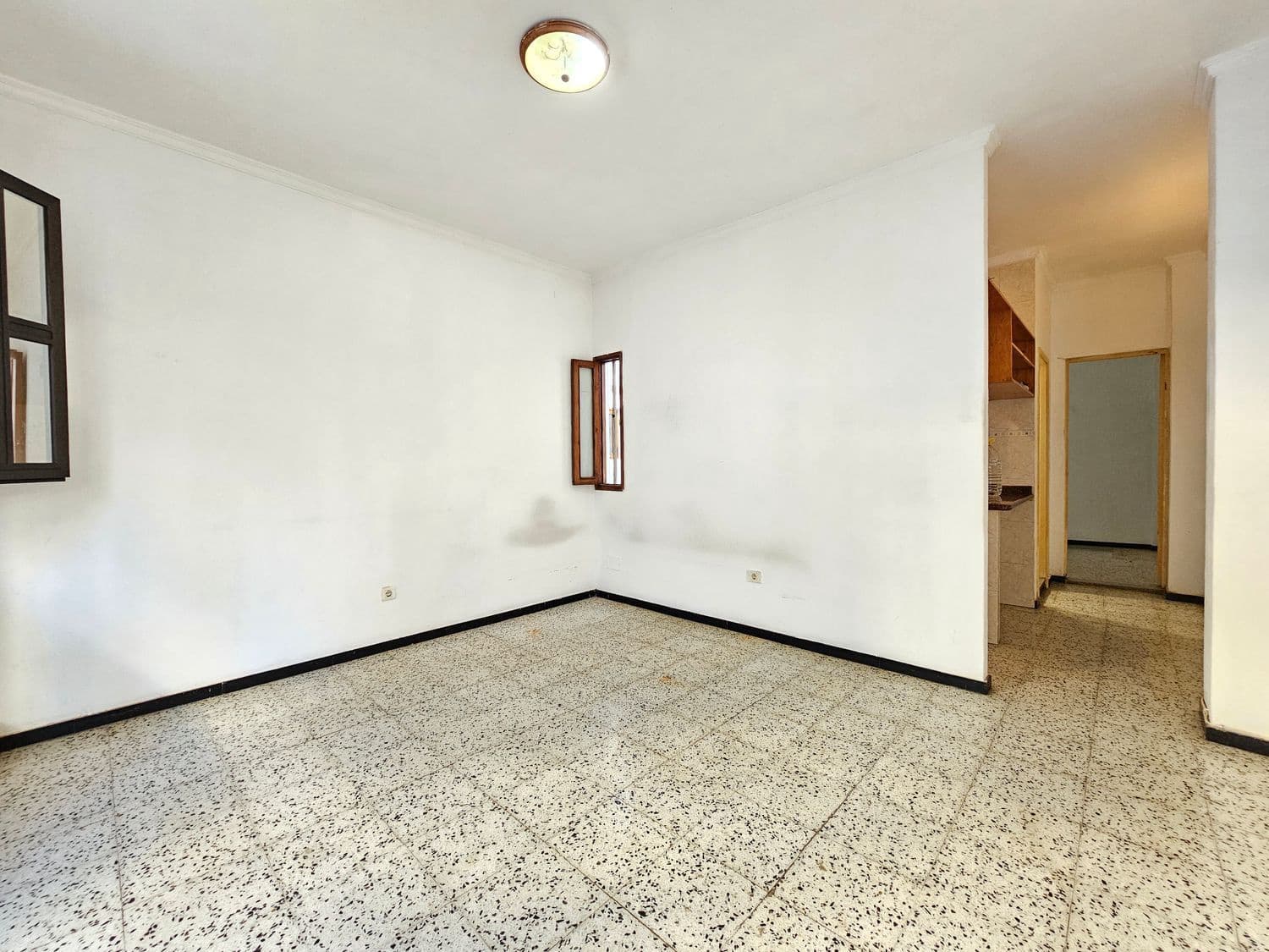 1 soverom Leilighet til salgs i Las Palmas de Gran Canaria med garasje - € 98 000 (Ref: 9484991)