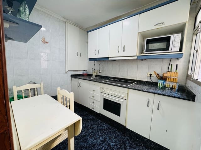 4 makuuhuone Huoneisto myytävänä paikassa Carretera Centro, Las Palmas de Gran Canaria mukana 
autotalli - 125 000 € (Ref: 9484992)