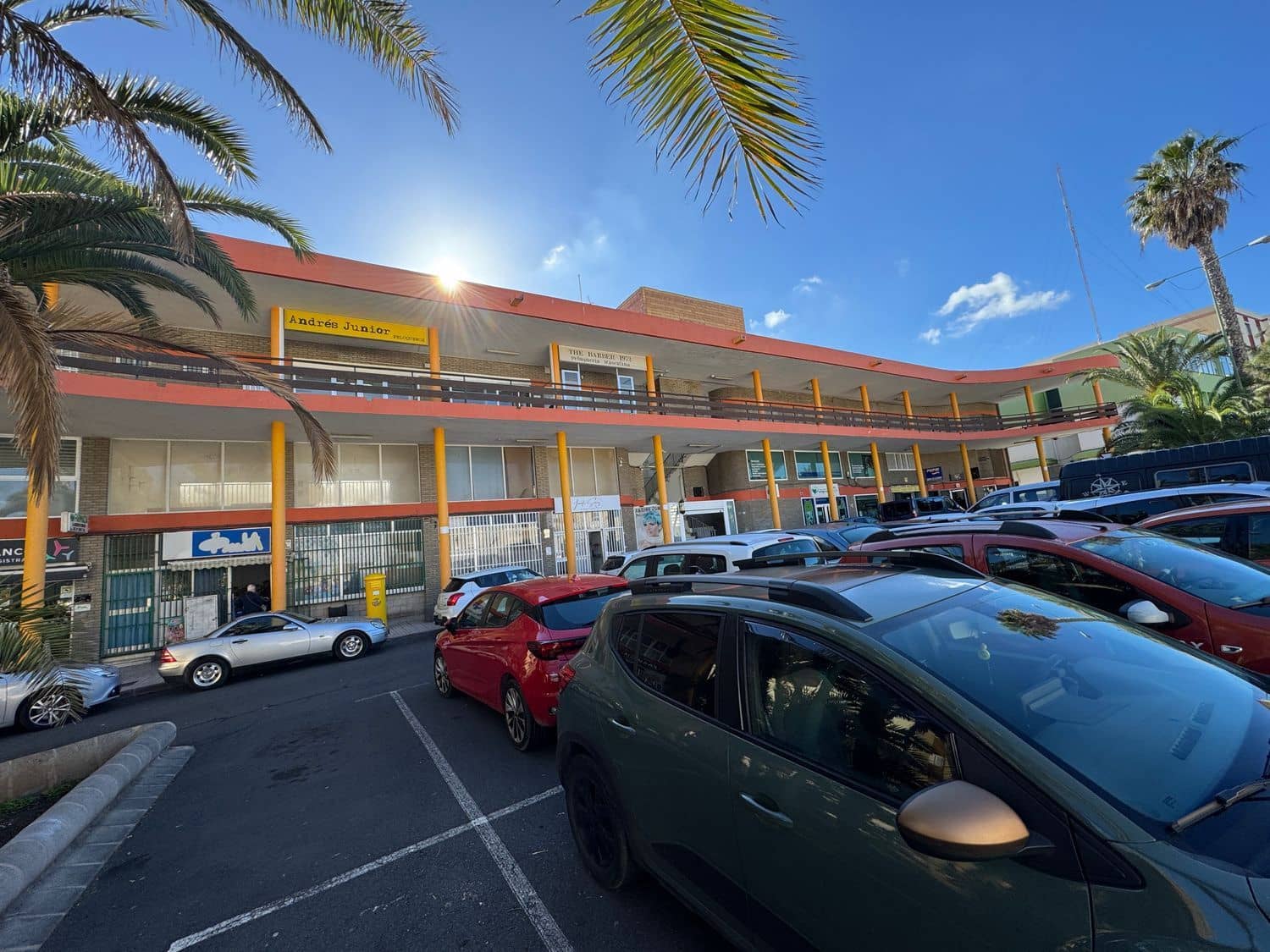 4 bedroom Apartment for sale in Las Palmas de Gran Canaria with garage - € 125,000 (Ref: 9484992)