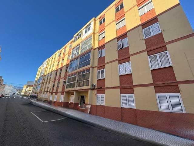 4 makuuhuone Huoneisto myytävänä paikassa Carretera Centro, Las Palmas de Gran Canaria mukana 
autotalli - 125 000 € (Ref: 9484992)