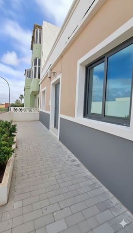 3 bedroom Townhouse for sale in Telde with garage - € 190,000 (Ref: 9511948)