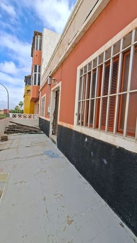 3 bedroom Townhouse for sale in Telde with garage - € 190,000 (Ref: 9511948)